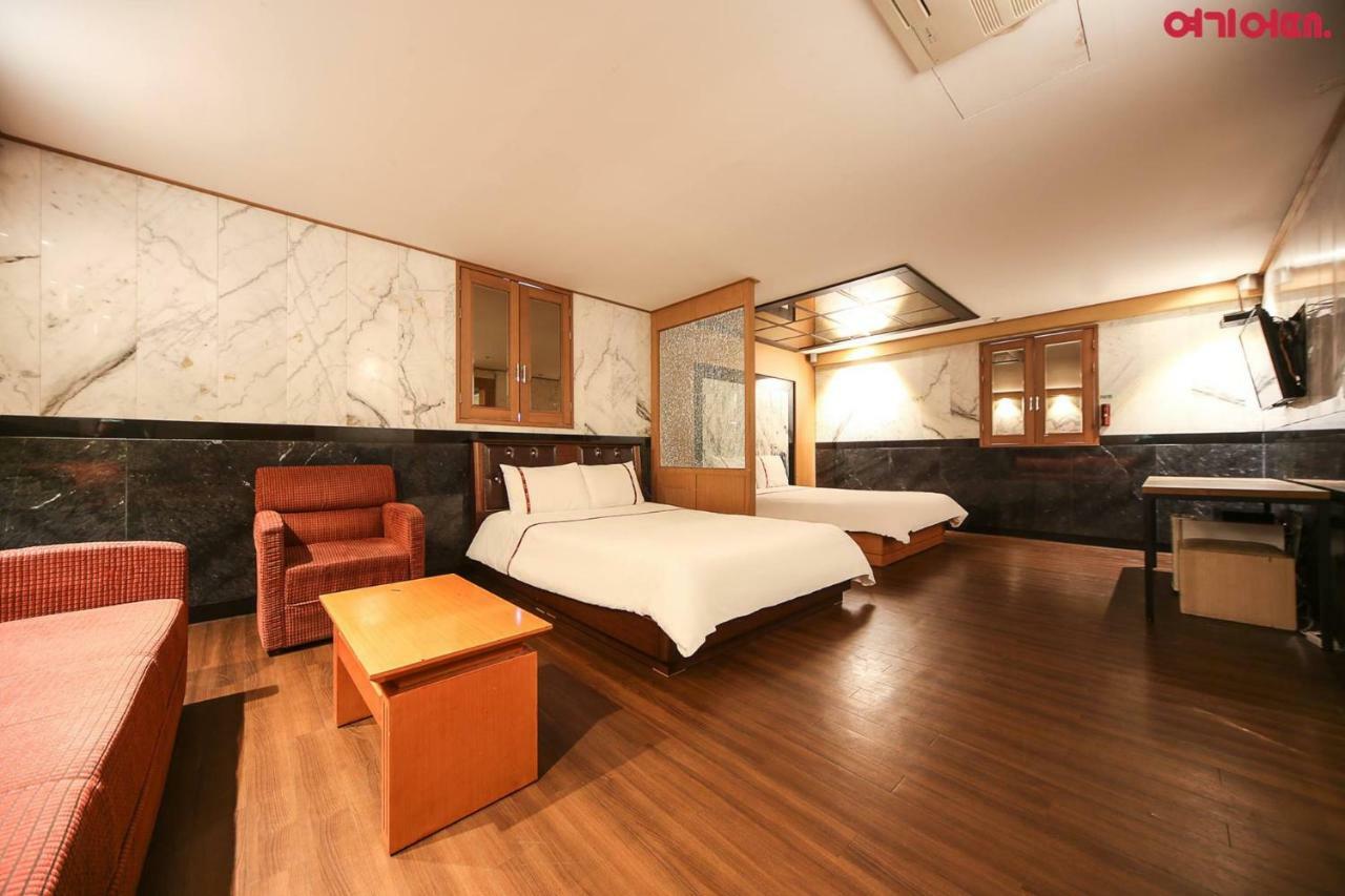 Signature Hotel Seoul Exteriör bild